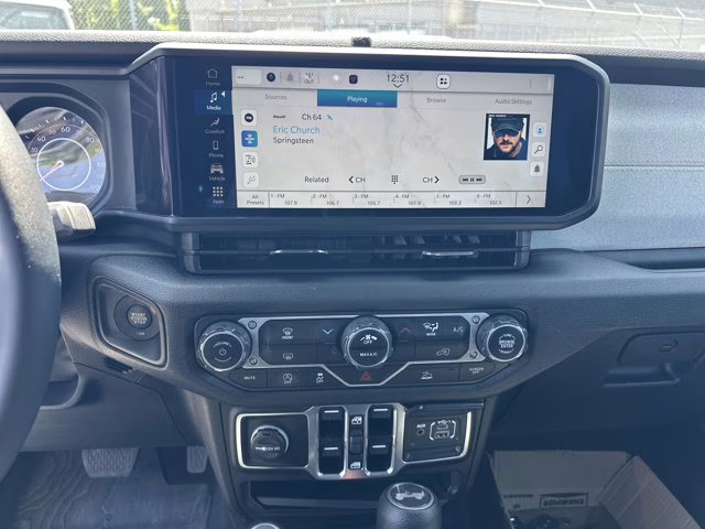 2025 Bright White Clearcoat Jeep Wrangler 4X4 Convertible