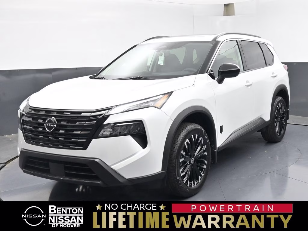 2026 Everest White Pearl Tricoat Nissan Rogue Dark Armor FWD SUV