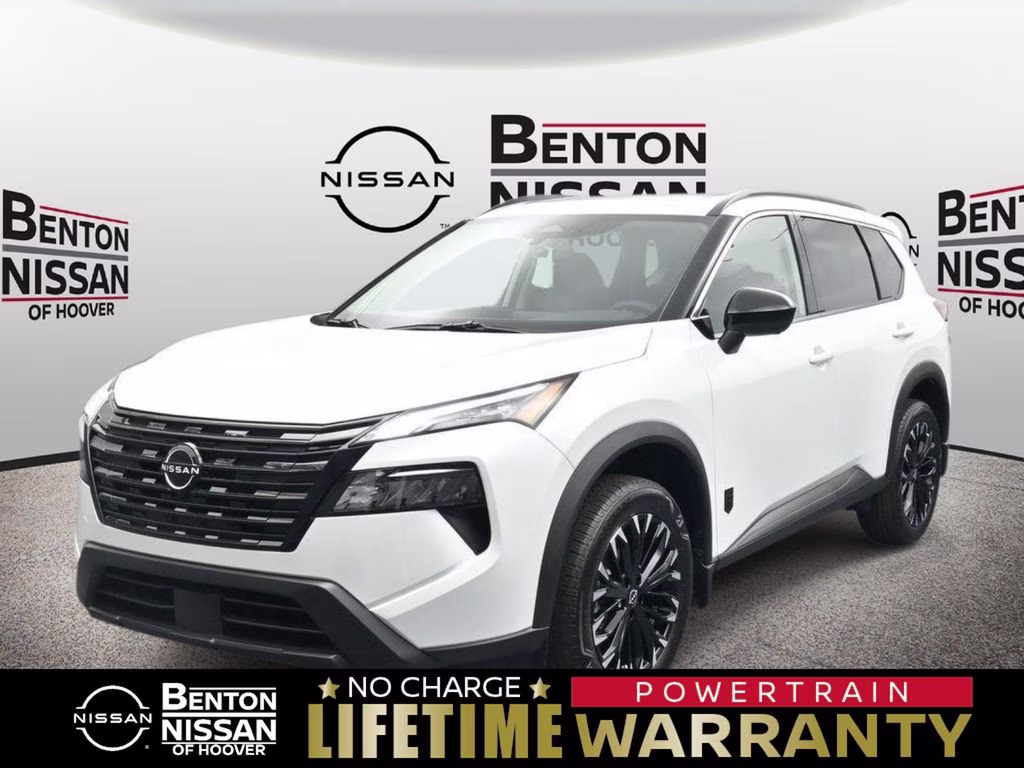 2026 Everest White Pearl Tricoat Nissan Rogue Dark Armor FWD SUV