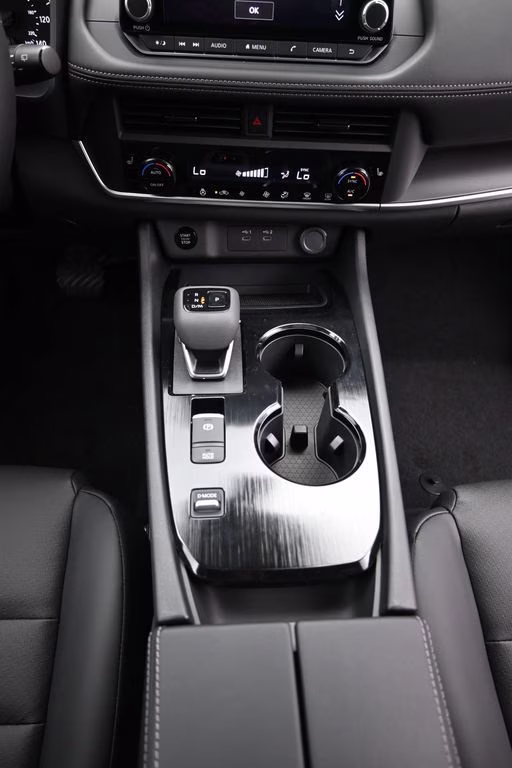 2026 Everest White Pearl Tricoat Nissan Rogue Dark Armor FWD SUV