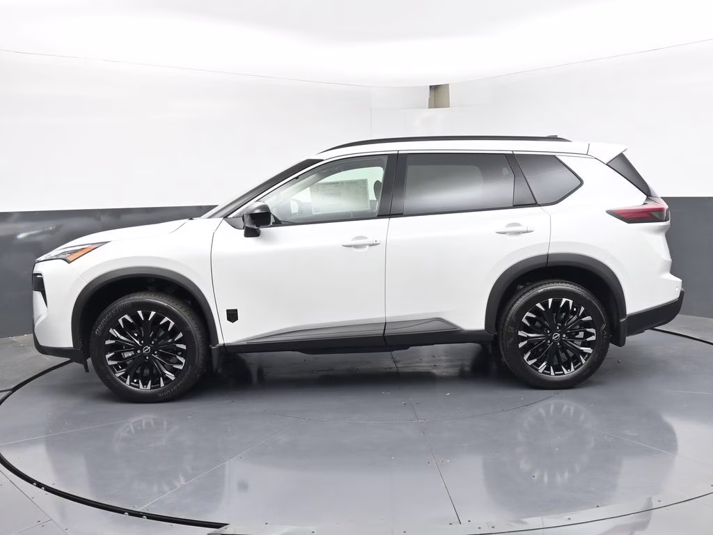 2026 Everest White Pearl Tricoat Nissan Rogue Dark Armor FWD SUV