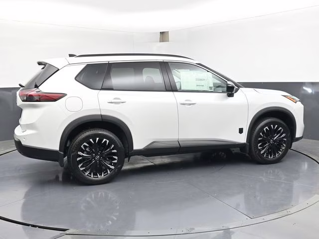 2026 Everest White Pearl Tricoat Nissan Rogue Dark Armor FWD SUV