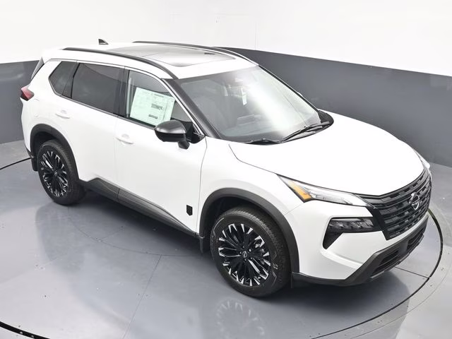 2026 Everest White Pearl Tricoat Nissan Rogue Dark Armor FWD SUV