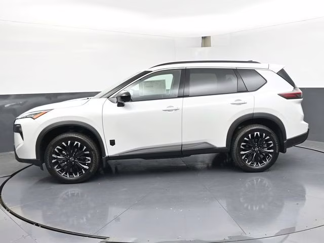 2026 Everest White Pearl Tricoat Nissan Rogue Dark Armor FWD SUV