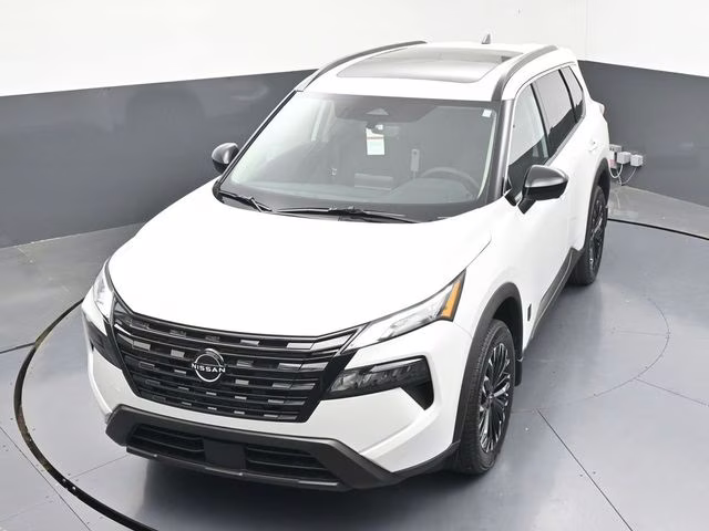 2026 Everest White Pearl Tricoat Nissan Rogue Dark Armor FWD SUV