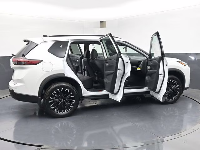 2026 Everest White Pearl Tricoat Nissan Rogue Dark Armor FWD SUV