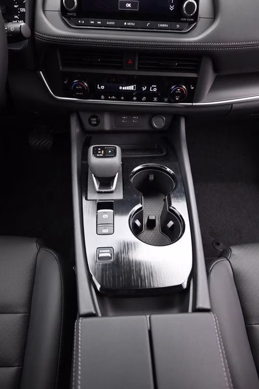 2026 Everest White Pearl Tricoat Nissan Rogue Dark Armor FWD SUV