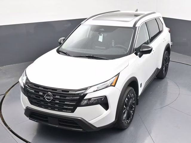 2026 Everest White Pearl Tricoat Nissan Rogue Dark Armor FWD SUV