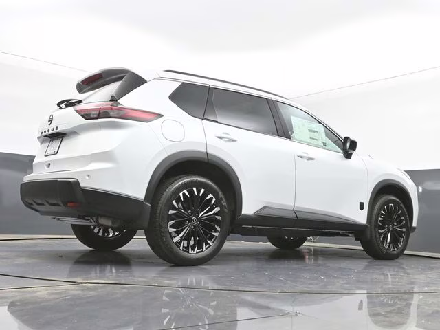 2026 Everest White Pearl Tricoat Nissan Rogue Dark Armor FWD SUV
