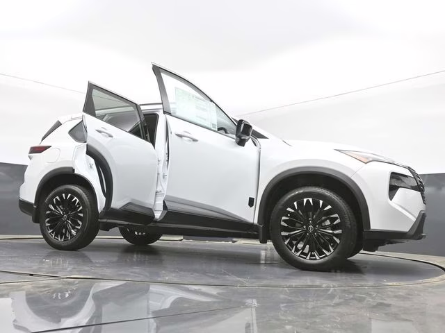 2026 Everest White Pearl Tricoat Nissan Rogue Dark Armor FWD SUV