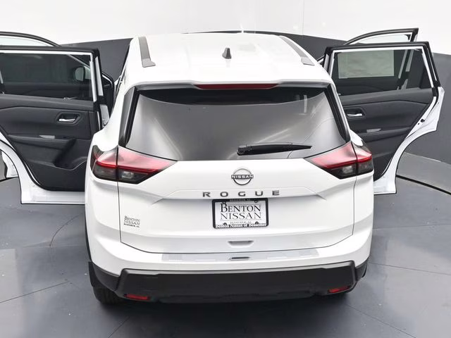 2026 Everest White Pearl Tricoat Nissan Rogue SV FWD SUV