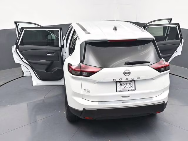 2026 Everest White Pearl Tricoat Nissan Rogue SV FWD SUV