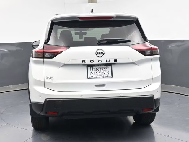 2026 Everest White Pearl Tricoat Nissan Rogue Dark Armor FWD SUV