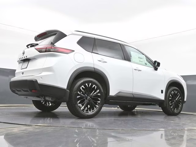 2026 Everest White Pearl Tricoat Nissan Rogue Dark Armor FWD SUV