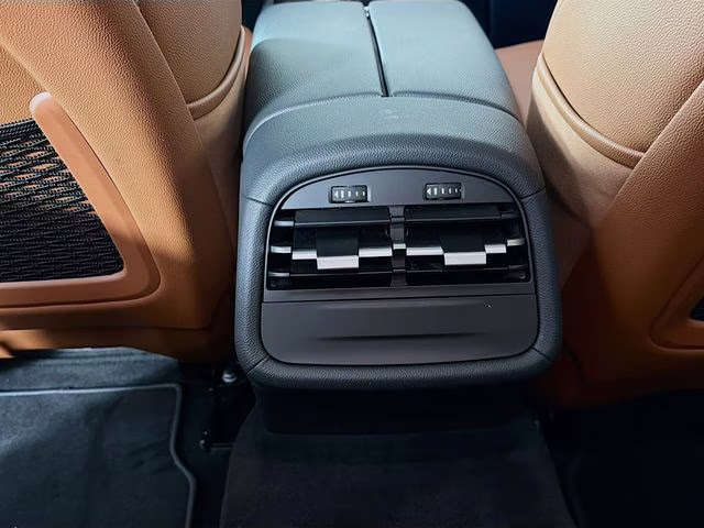 2023 Blu Nobile Tri-Coat Maserati Ghibli Modena Q4 AWD Sedan