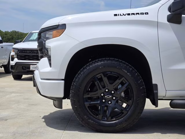 2026 Summit White Chevrolet Silverado 1500 Custom 4X4 Truck