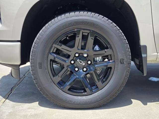 2026 White Sands Chevrolet Silverado 1500 Custom 4X4 Truck