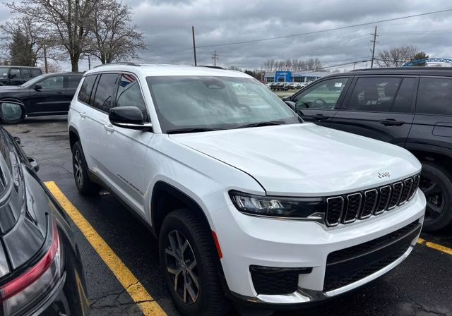 2023 Bright White Clearcoat Jeep Grand Cherokee L Limited 4X4 SUV