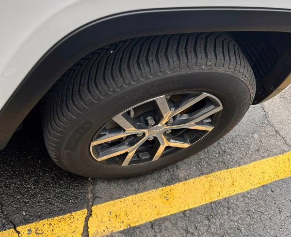 2023 Bright White Clearcoat Jeep Grand Cherokee L Limited 4X4 SUV