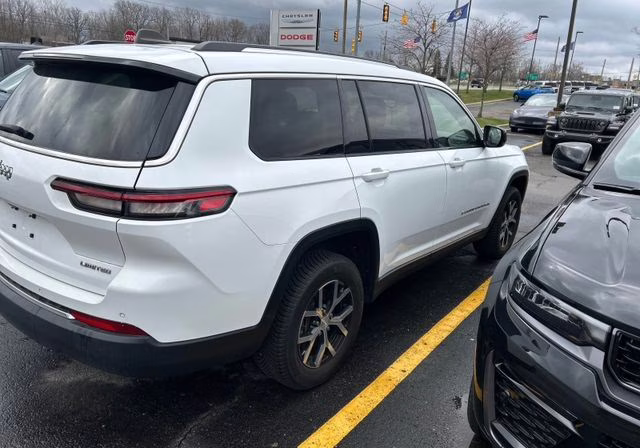 2023 Bright White Clearcoat Jeep Grand Cherokee L Limited 4X4 SUV