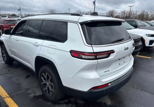 2023 Bright White Clearcoat Jeep Grand Cherokee L Limited 4X4 SUV