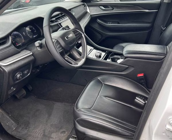 2023 Bright White Clearcoat Jeep Grand Cherokee L Limited 4X4 SUV