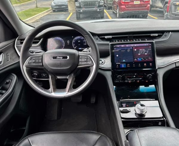 2023 Bright White Clearcoat Jeep Grand Cherokee L Limited 4X4 SUV