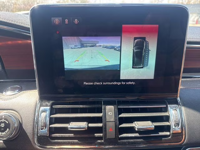 2021 Pristine White Lincoln Navigator Reserve 4X4 SUV