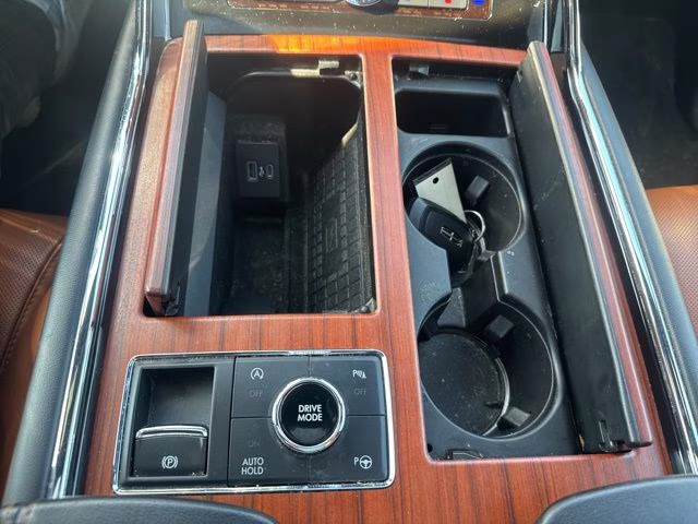 2021 Pristine White Lincoln Navigator Reserve 4X4 SUV