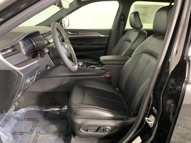 2026 Diamond Black Crystal Pearlcoat Jeep Grand Cherokee 85th Anniversary Edition 4X4 SUV