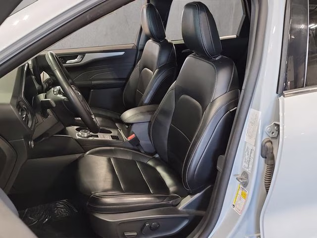 2025 Space Silver Metallic Ford Escape Platinum AWD SUV
