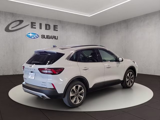 2025 Space Silver Metallic Ford Escape Platinum AWD SUV