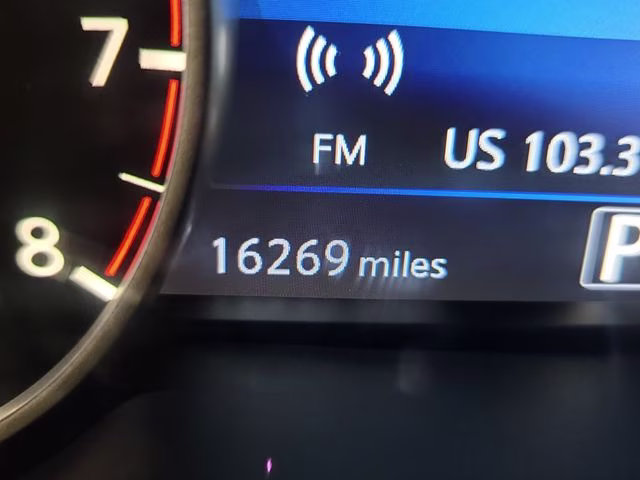 2022 Pearl White Tricoat Nissan Maxima Platinum FWD Sedan