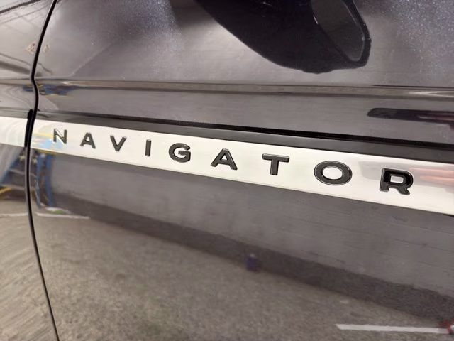 2026 Starlight Gray Premium Co Lincoln Navigator Reserve 4X4 SUV