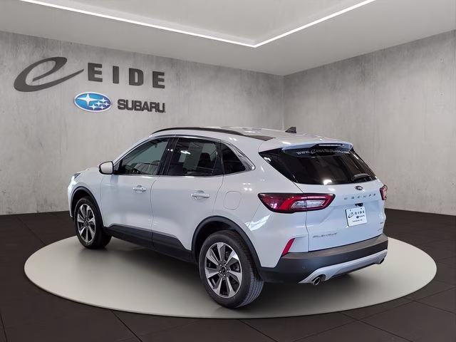 2025 Space Silver Metallic Ford Escape Platinum AWD SUV