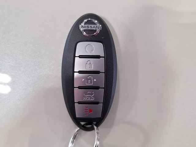 2022 Pearl White Tricoat Nissan Maxima Platinum FWD Sedan