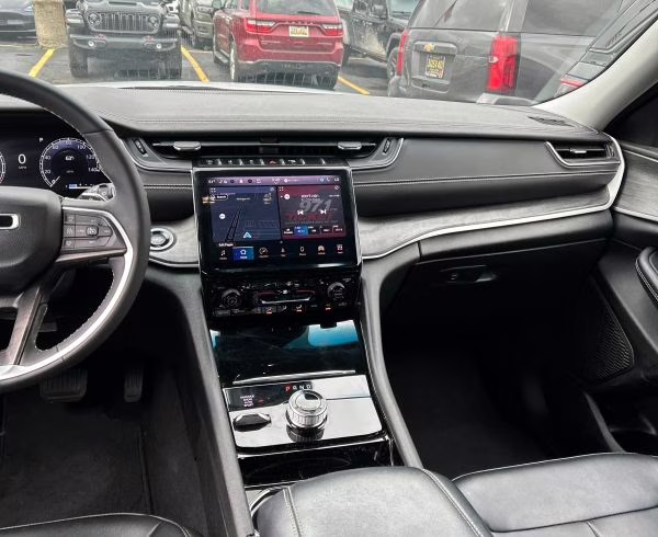 2023 Bright White Clearcoat Jeep Grand Cherokee L Limited 4X4 SUV