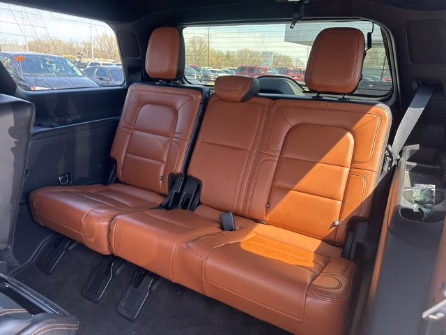 2021 Pristine White Lincoln Navigator Reserve 4X4 SUV