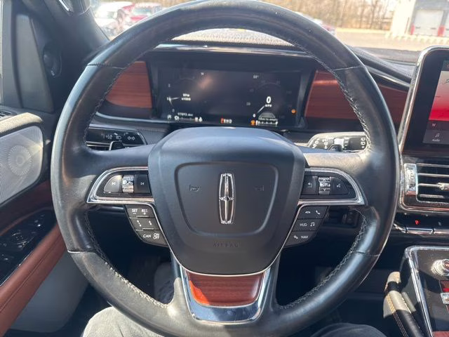 2021 Pristine White Lincoln Navigator Reserve 4X4 SUV