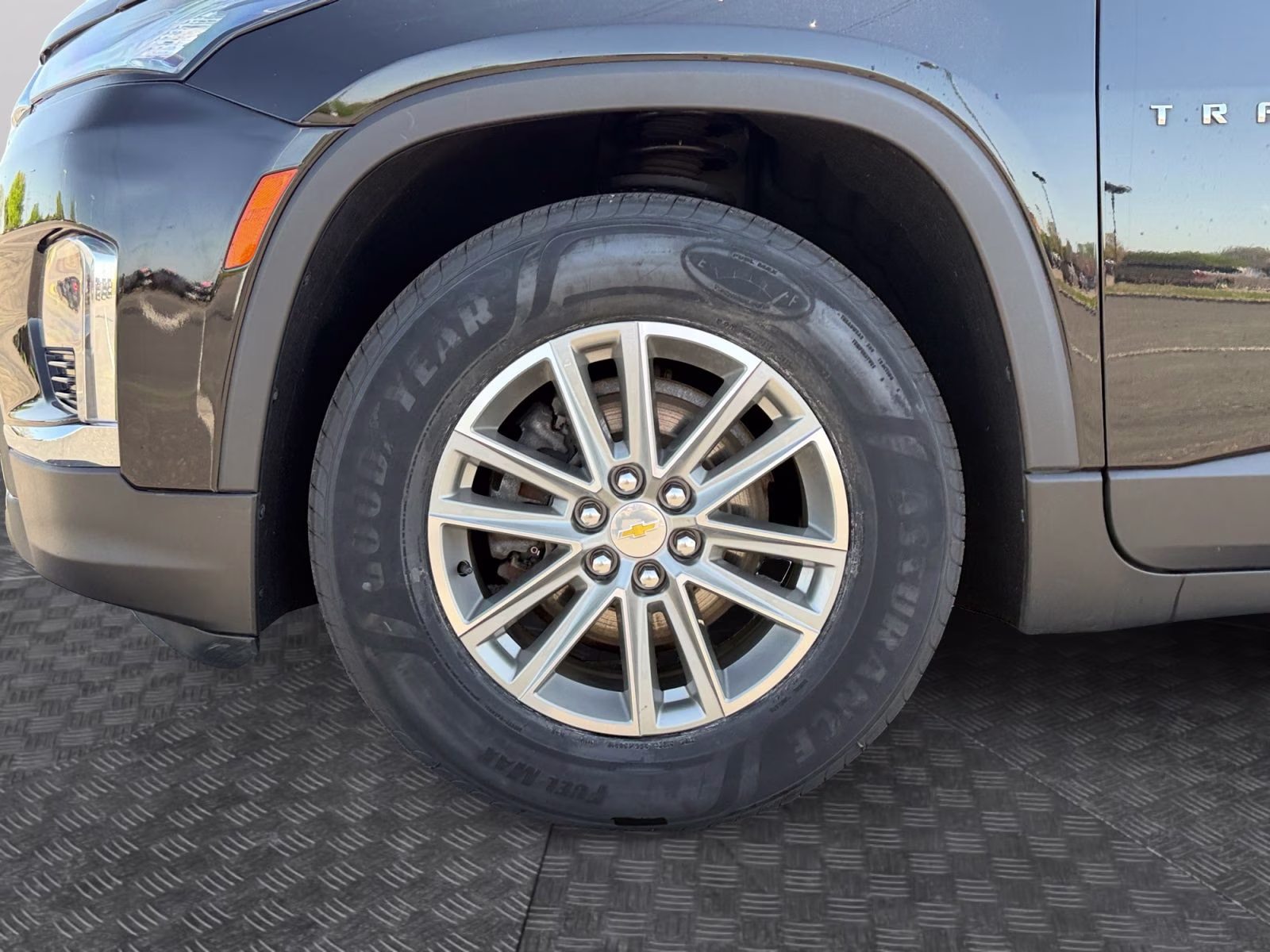 2023 Mosaic Black Metallic Chevrolet Traverse LT Leather AWD SUV