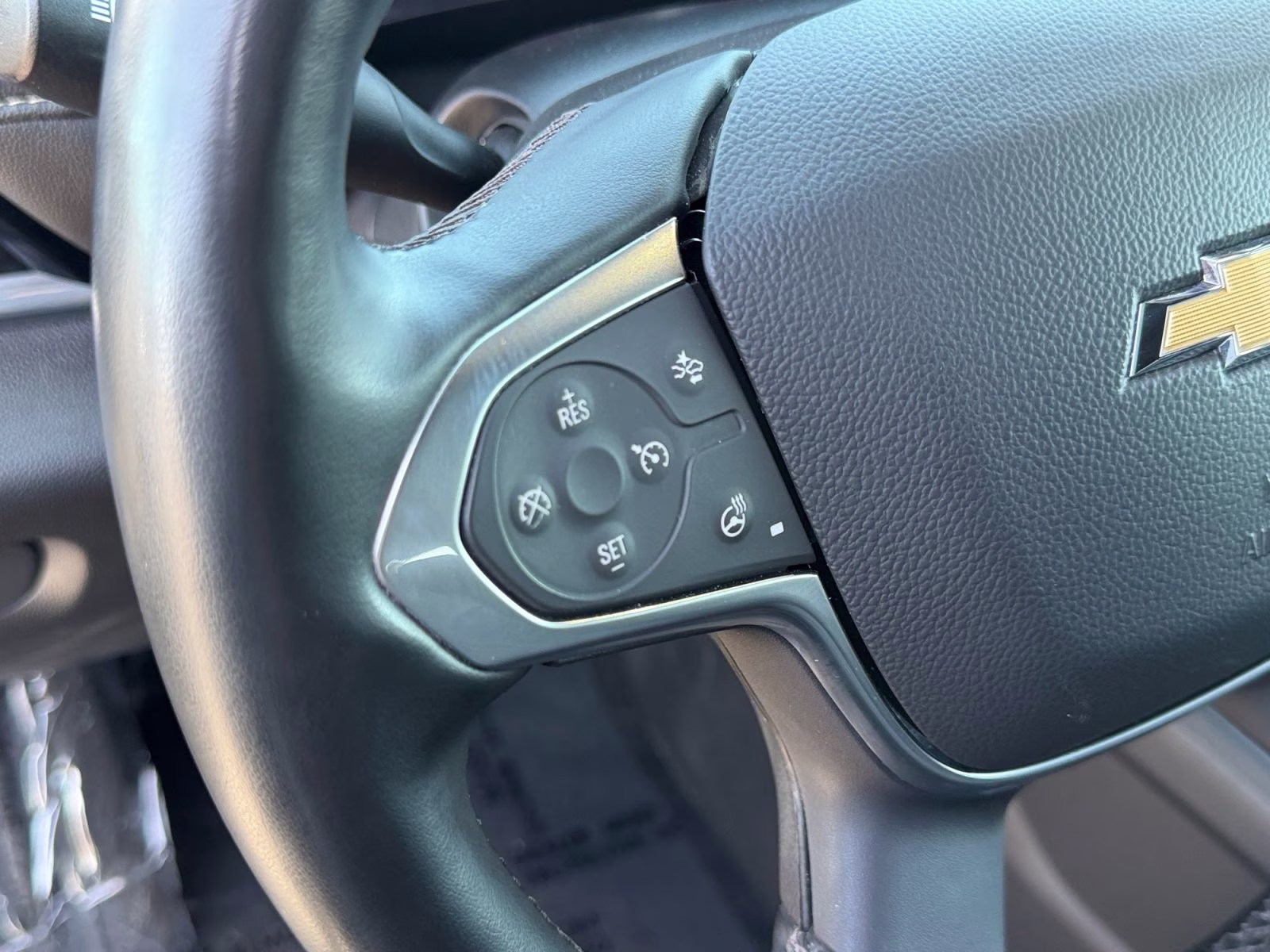2023 Mosaic Black Metallic Chevrolet Traverse LT Leather AWD SUV