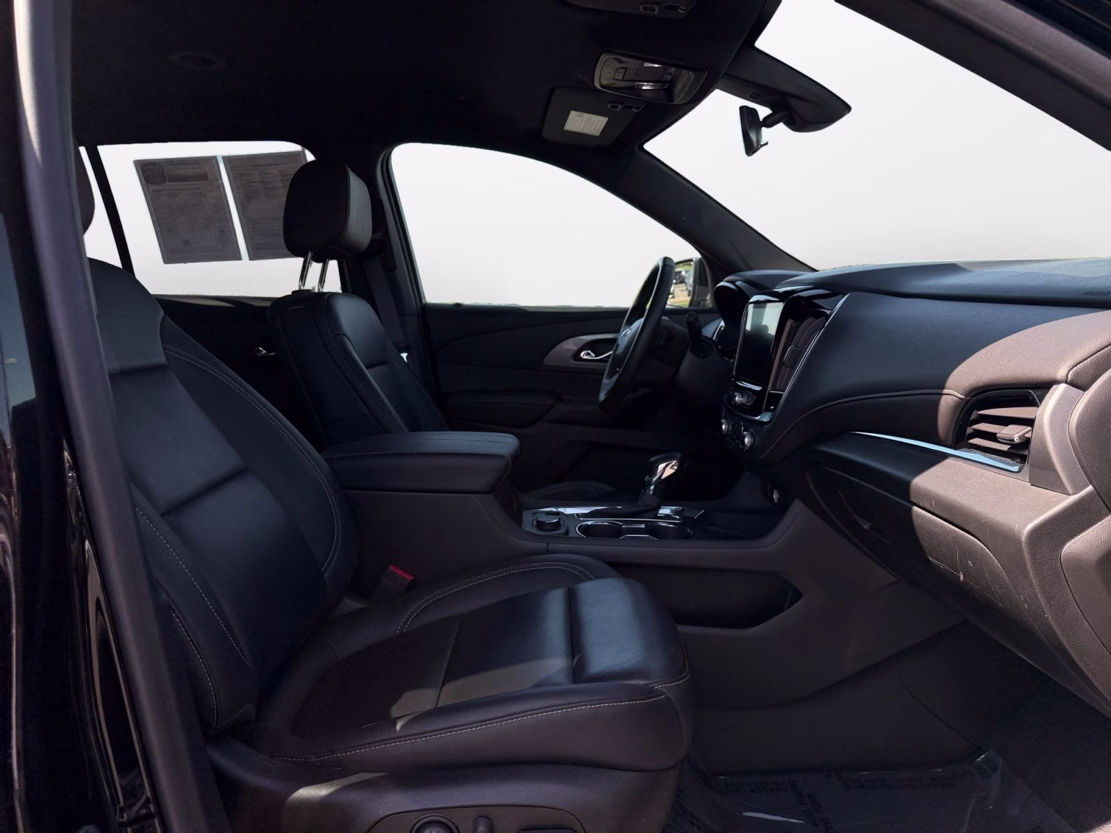 2023 Mosaic Black Metallic Chevrolet Traverse LT Leather AWD SUV