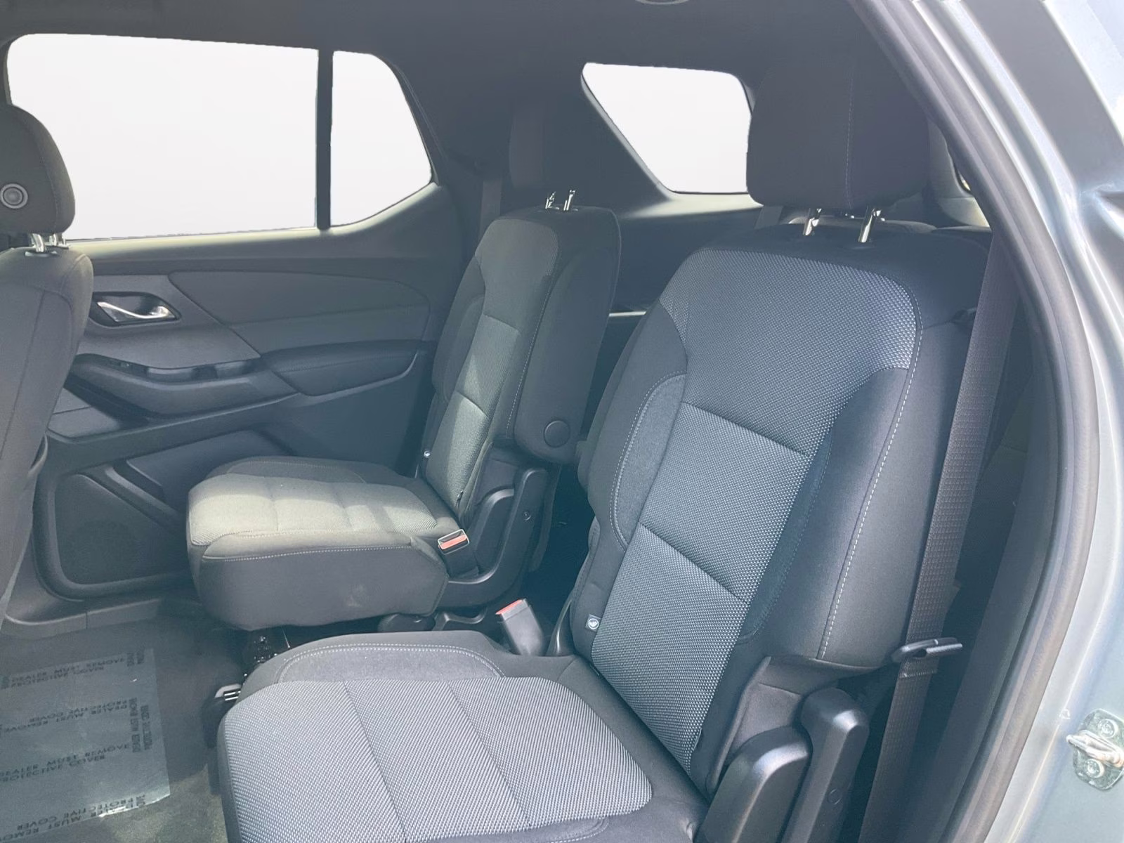2023 Sterling Gray Metallic Chevrolet Traverse LT FWD SUV
