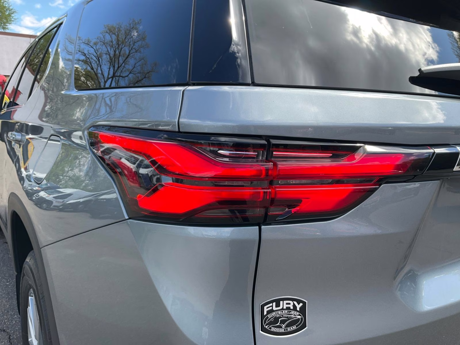 2023 Sterling Gray Metallic Chevrolet Traverse LT FWD SUV