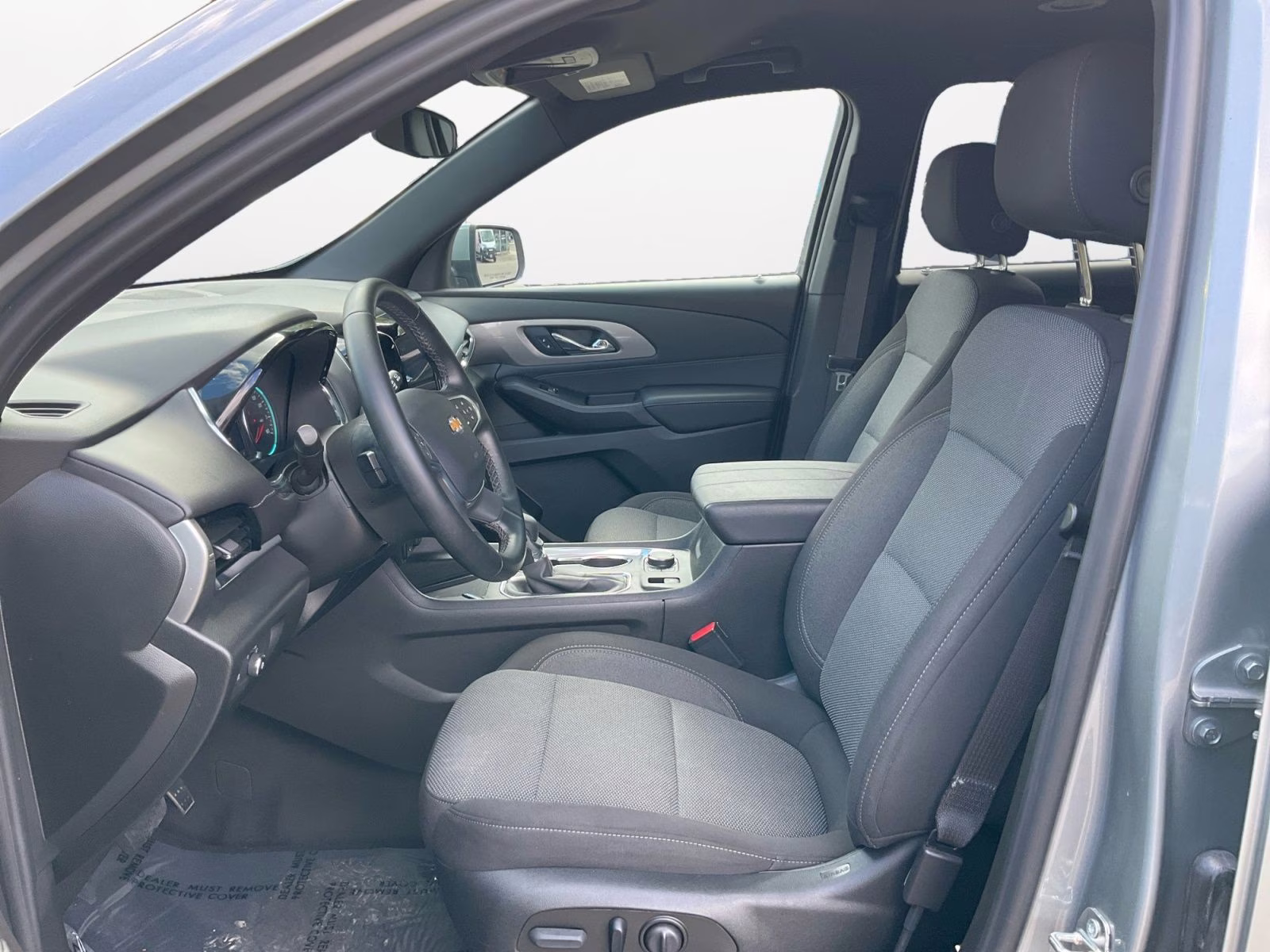 2023 Sterling Gray Metallic Chevrolet Traverse LT FWD SUV