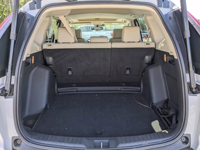 2019 White Honda CR-V Touring FWD SUV