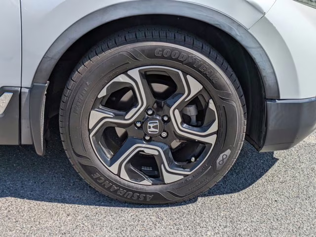 2019 White Honda CR-V Touring FWD SUV