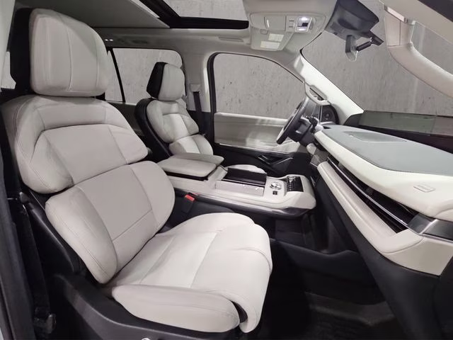 2026 Starlight Gray Premium Co Lincoln Navigator Reserve 4X4 SUV