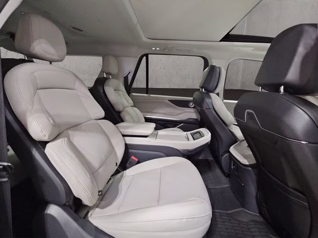 2026 Starlight Gray Premium Co Lincoln Navigator Reserve 4X4 SUV