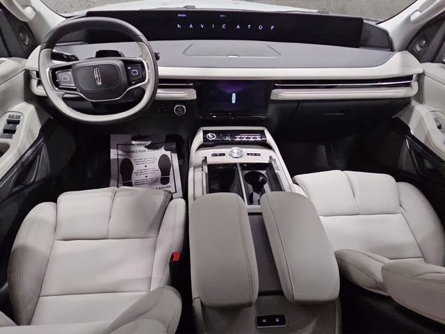 2026 Starlight Gray Premium Co Lincoln Navigator Reserve 4X4 SUV
